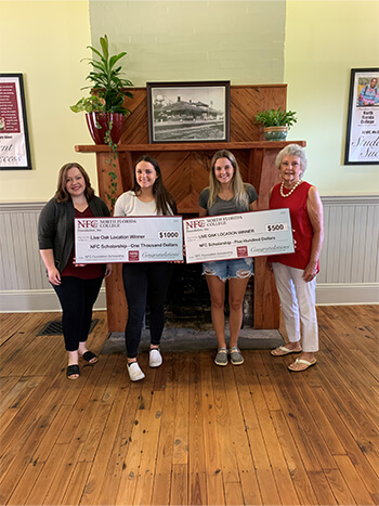 Live-Oak-Open-House Scholarship Winners Group Photo June 2022